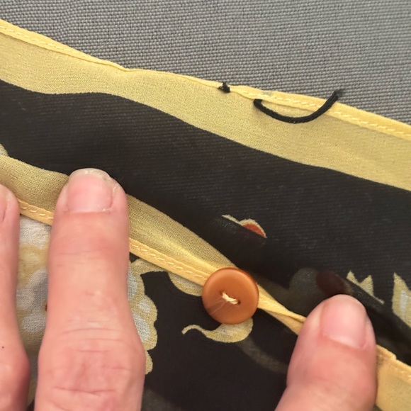 Labor Day Sale! Beautiful Cabi 100 % Silk Multi Colored print. Great Condition. - Picture 3 of 5